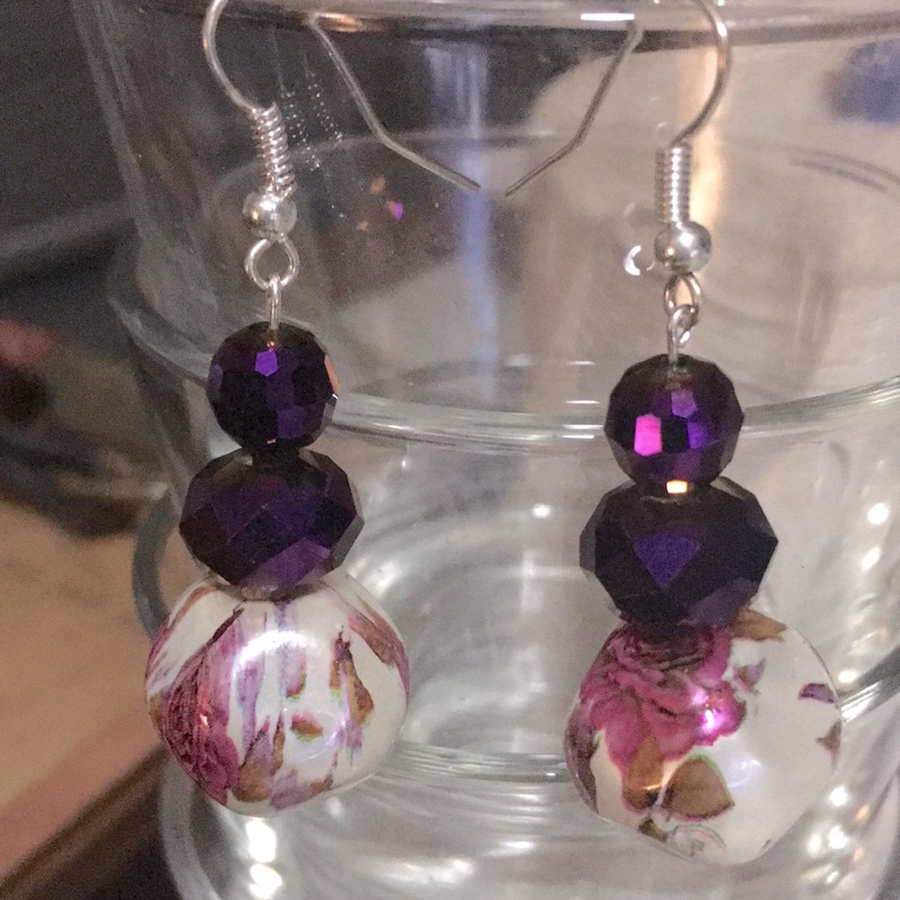 Purple fiery faceted white drop retro 70’s disco pierced wire dangle earrings